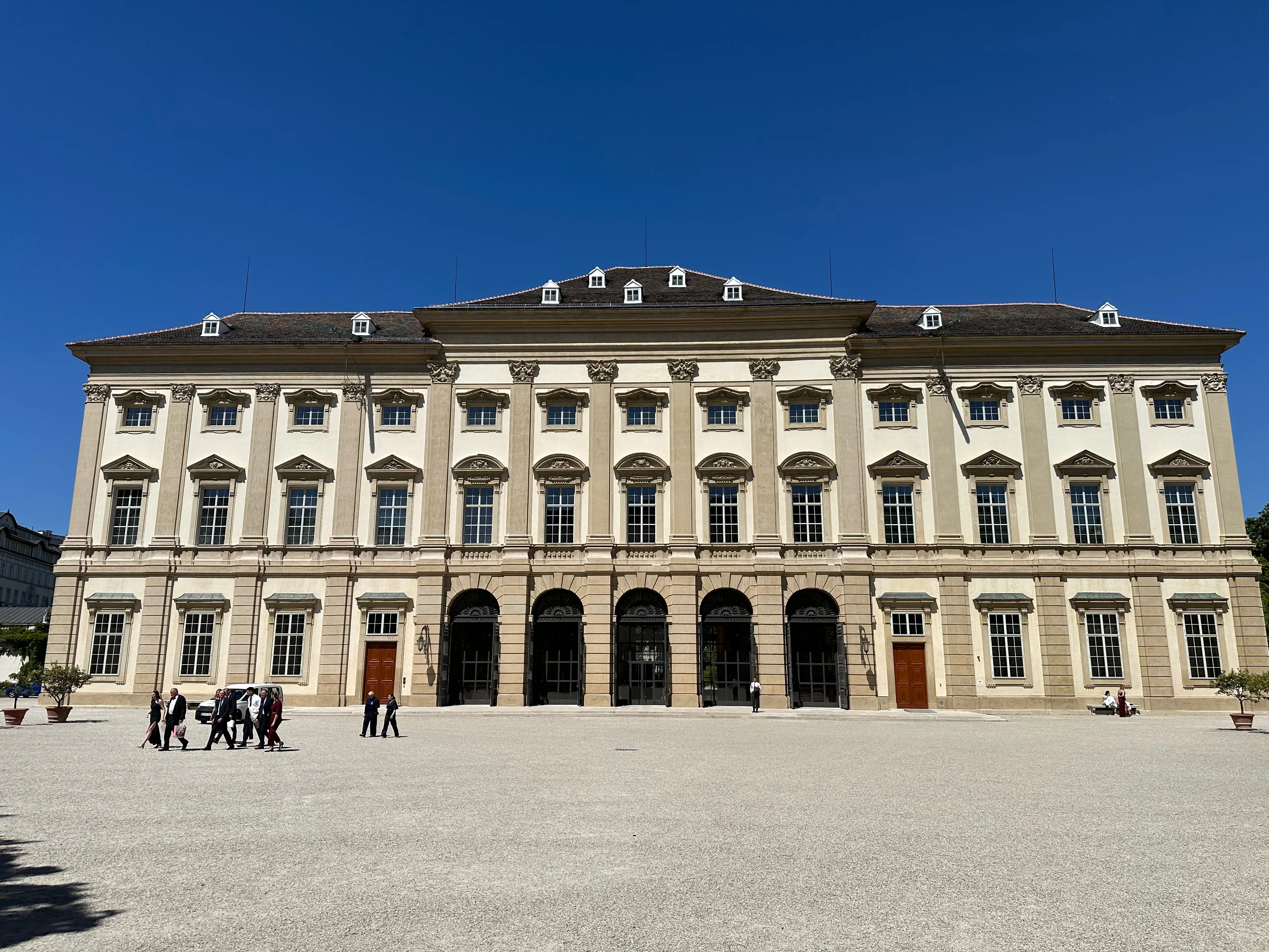 Gartenpalais Liechtenstein exterior on the wedding day