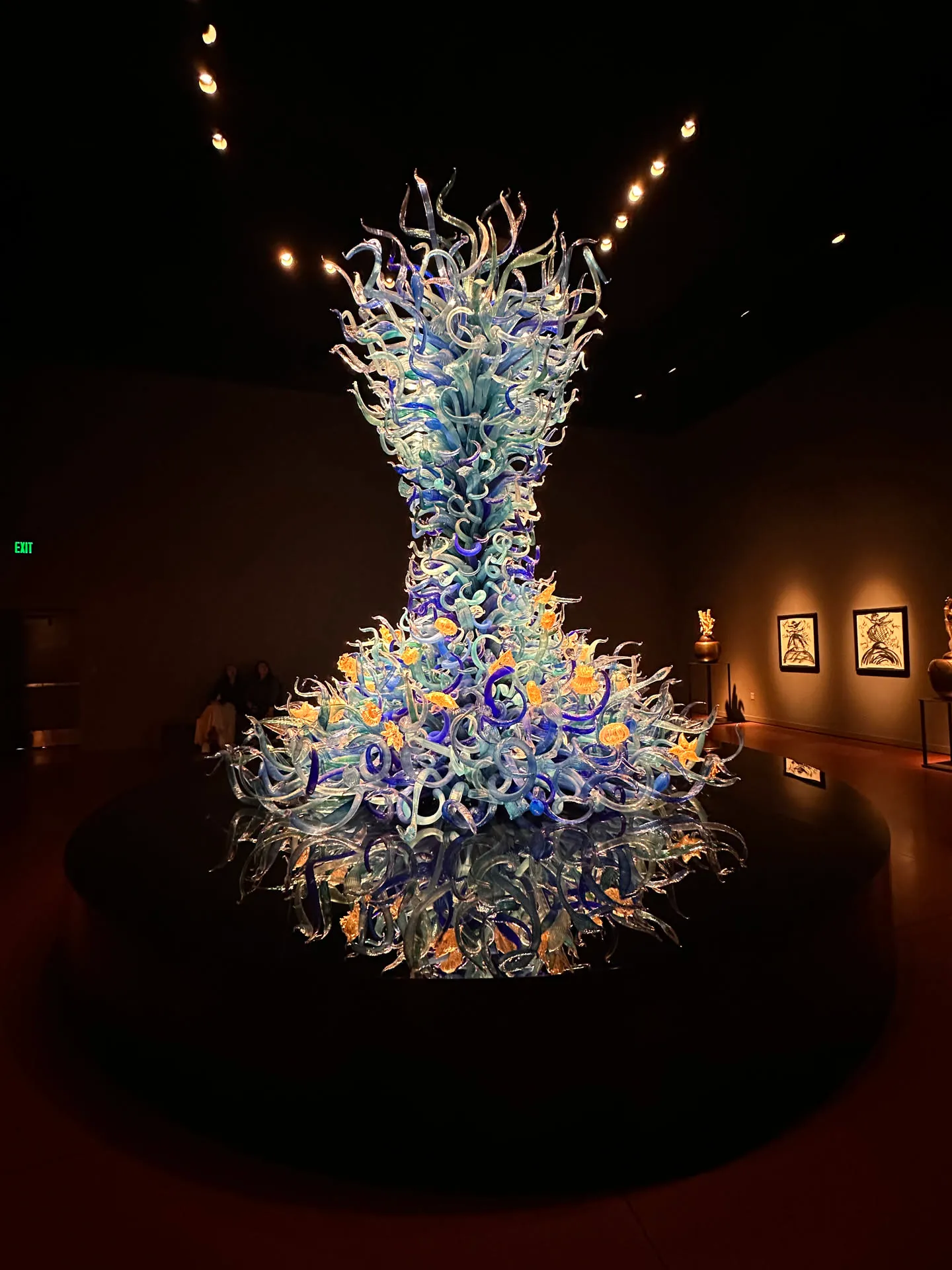 A white-and-blue Chihuly glass sculpture